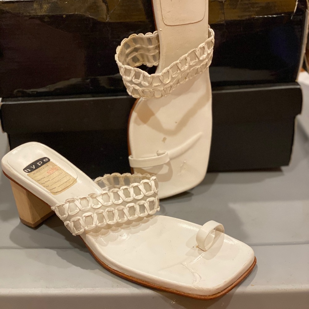 HYPE WHITE TOE RING SANDALS- very comfortable 😀
